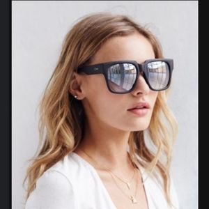 LIKE NEW Quay On The Prowl Black Sunglasses